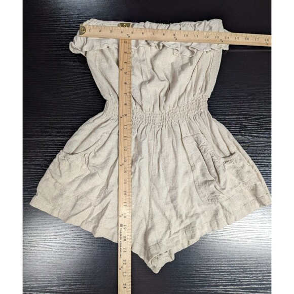 Fourteen & 9th Beige Linen Ruffled Off the Shoulder Romper Womens Size Medium‎ - Picture 2 of 7